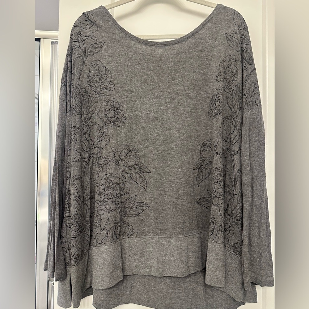 Soma Gray Floral Long Sleeve Top